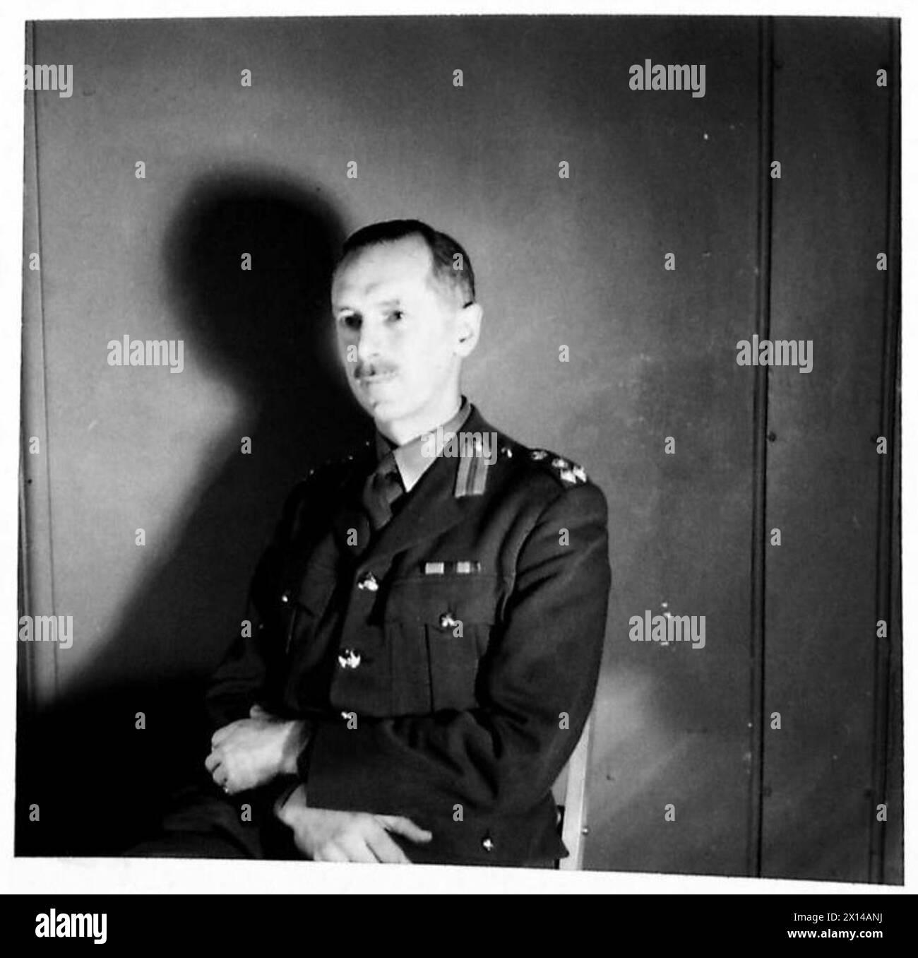 Ritratto del brigadiere J.M. Kirkman, D.D.M.1. (I), un alto ufficiale dell'esercito britannico. Foto Stock