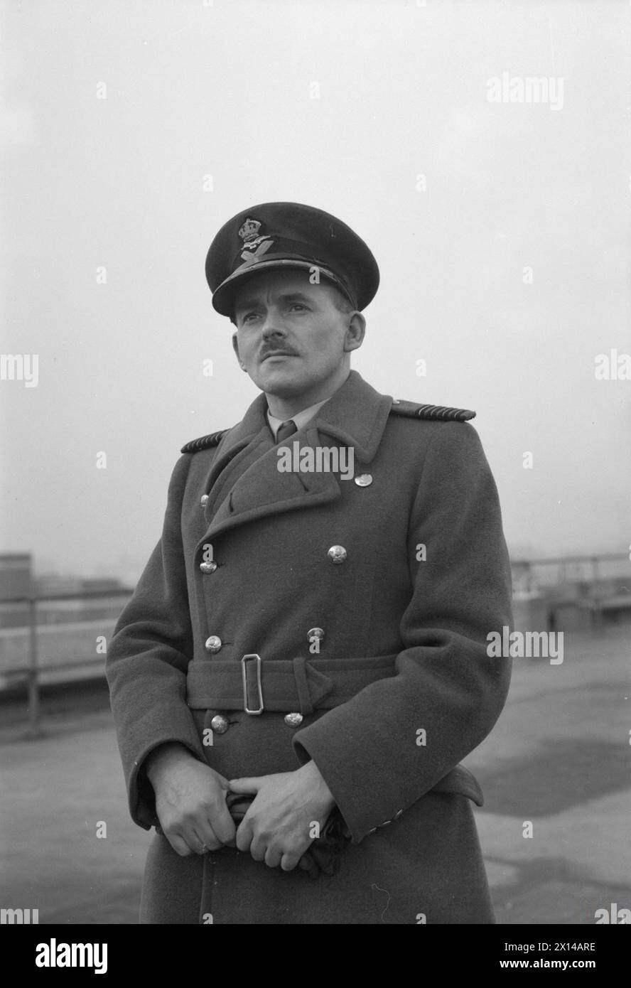 Fotografia del capitano del gruppo Frank Whittle, Royal Air Force, noto per i suoi contributi allo sviluppo di motori a reazione. Foto Stock