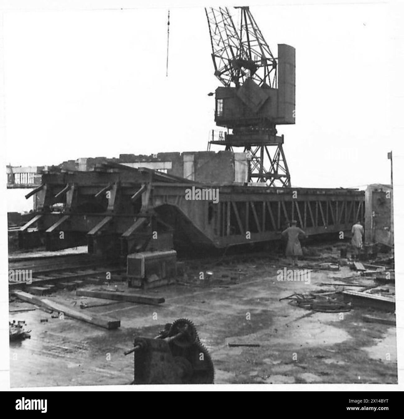 Il personale si prepara alla fase iniziale di un incarico speciale che prevede il lancio di TN.5 [b]. Foto Stock