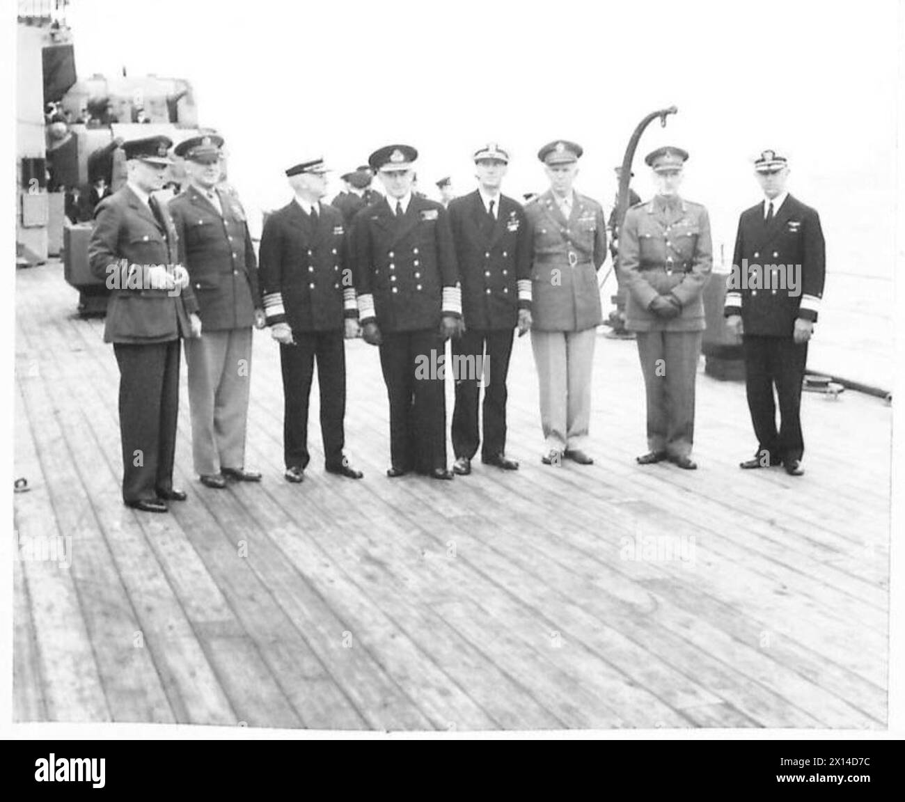 IL PRESIDENTE INCONTRA IL PRIMO MINISTRO - i rispettivi capi statunitensi e britannici hanno fotografato a bordo della HMS Prince of Wales dopo l'incontro con l'esercito britannico Foto Stock