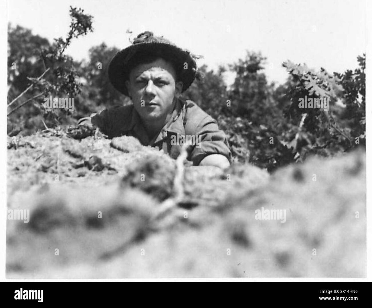Hans, un soldato danese, lavora con la sezione Intelligence a testa di ponte di Anzio sotto la Quinta Armata Foto Stock