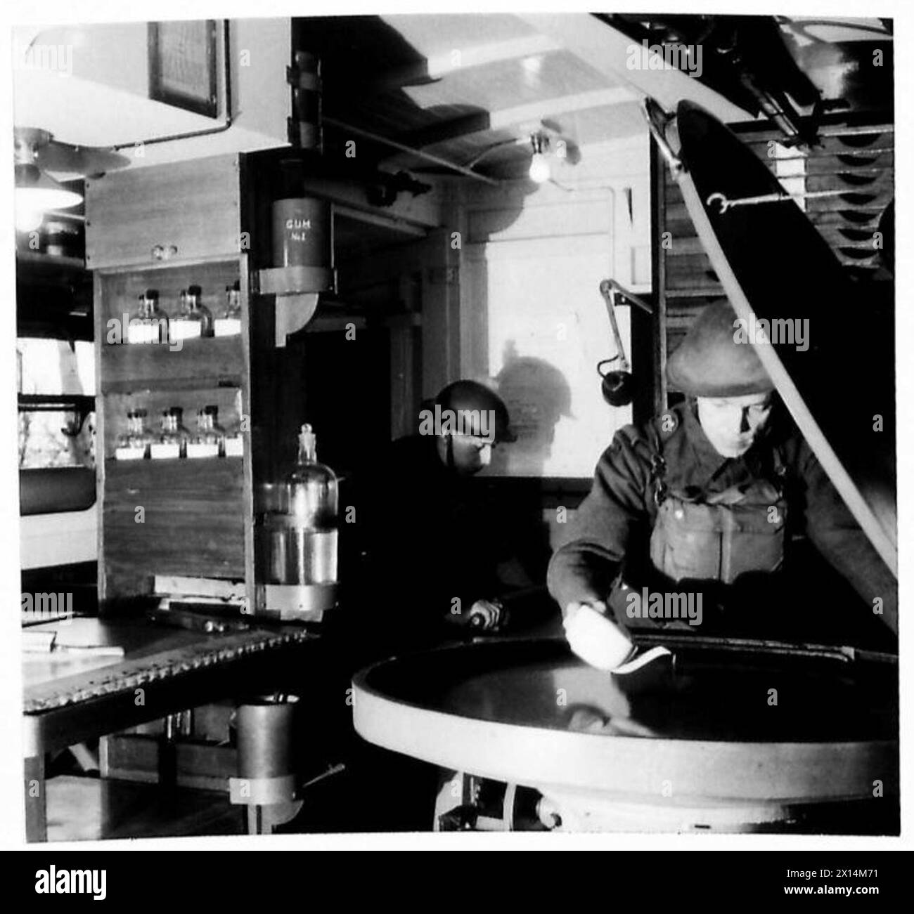 L'unità mobile per la creazione di mappe espone le piastre utilizzando luci ad arco per produrre mappe sul campo. Foto Stock