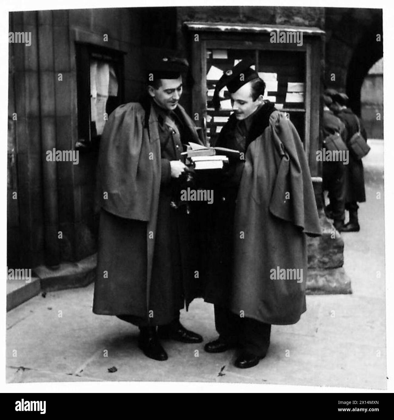 Gli studenti dell'esercito polacco continuano gli studi presso l'Università di St Andrews, 1940-1947, dopo che le strutture sono state fornite dal professor Wright e dal generale Marian Kukiel. Studenti selezionati hanno studiato inglese, scienze politiche, economia, letteratura, arti, chimica e ricerca. Foto Stock