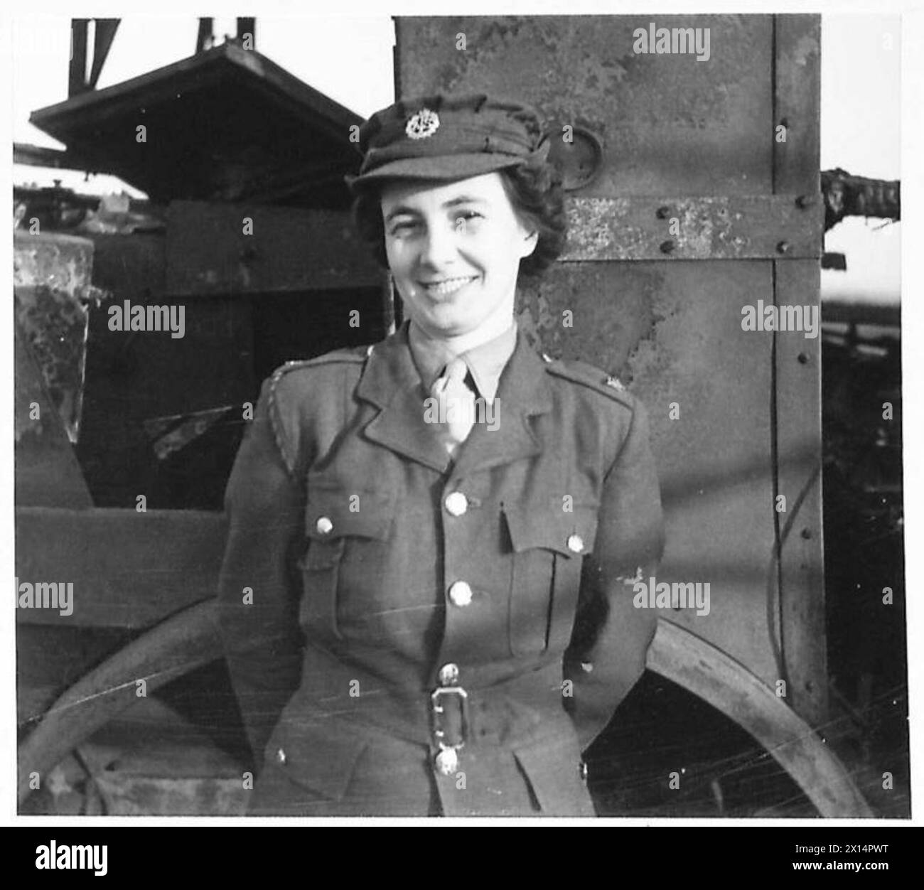 Il soldato Ruby Blackie dell'A.T.S. è lodato per la sua capacità di servizio. Foto Stock
