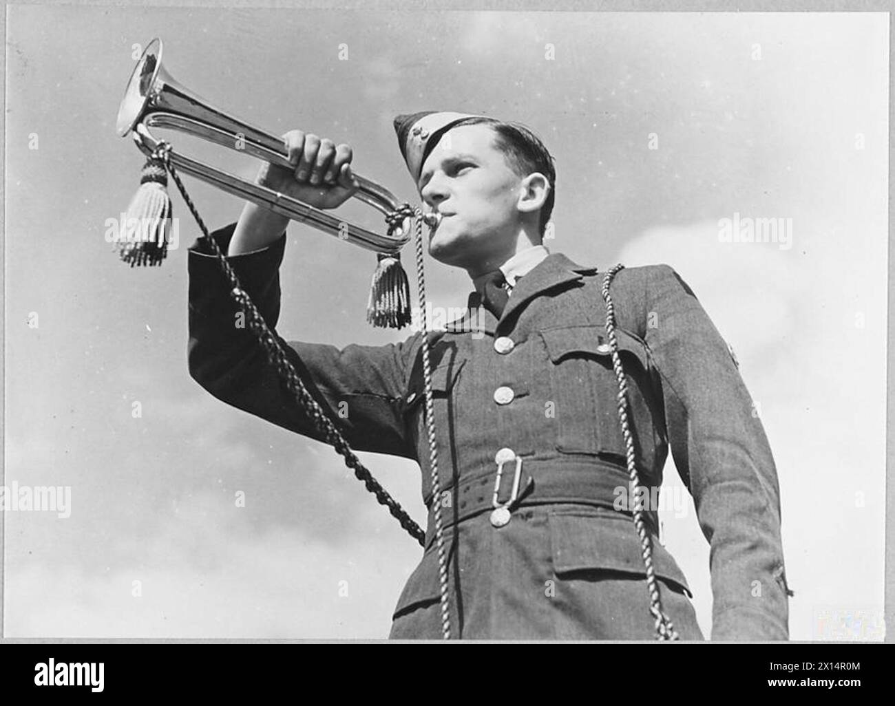 Il programma di addestramento degli apprendisti aeronautici della RAF allena ragazzi di età compresa tra i 15 e i 17 anni in attività specializzate e istruzione generale in tre anni, preparandoli per i ruoli di manutenzione nonostante le restrizioni in tempo di guerra. Foto Stock