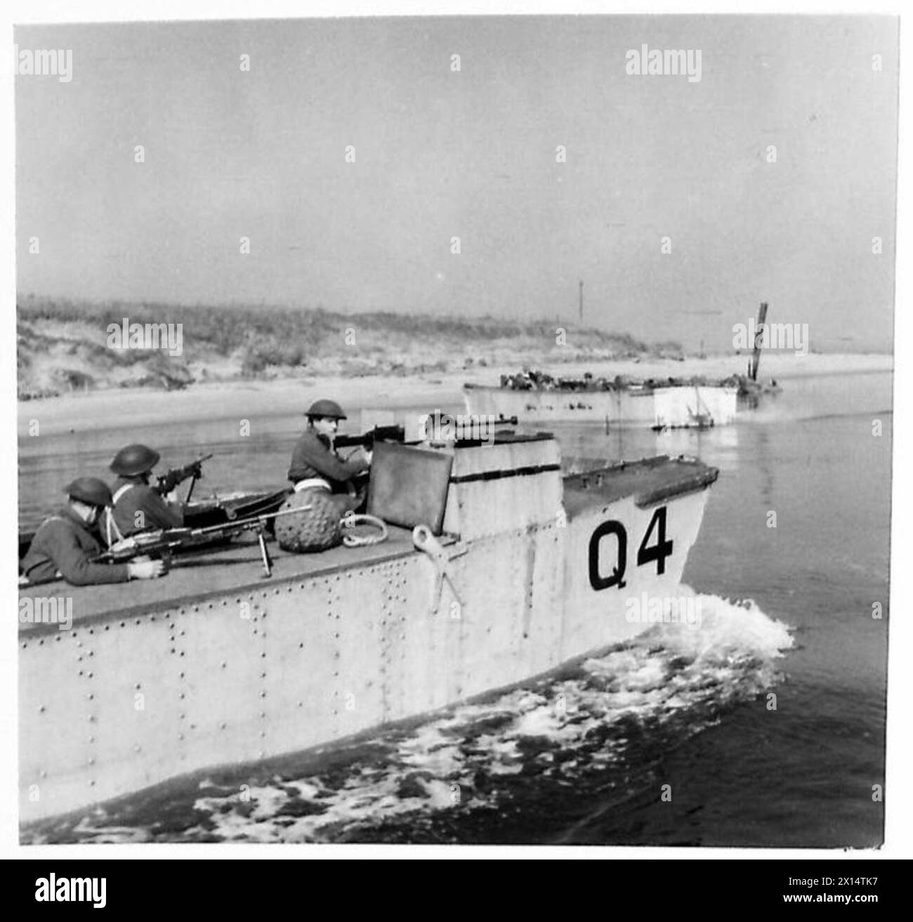 I mezzi da sbarco d'assalto vengono caricati per esercitazioni preliminari, simulando gli sbarchi di foce del fiume per l'addestramento delle truppe e la preparazione operativa. Foto Stock