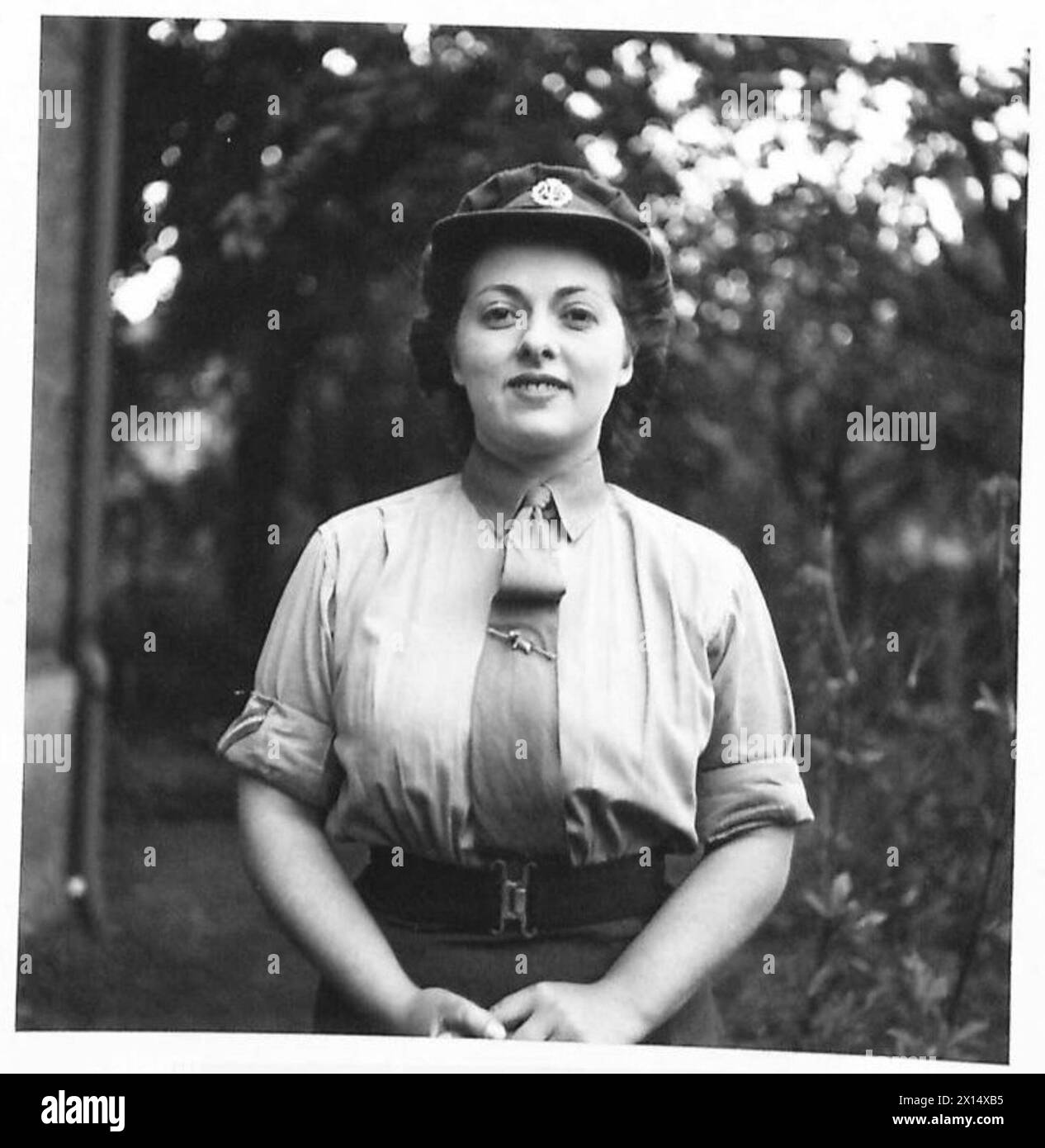 L/Corporal Parfitt, ex stendardo, è l'unico membro dell'A.T.S. del W.A.A.F in Germania durante le operazioni di guerra. Foto Stock