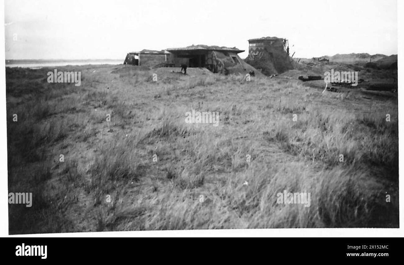 Un posto di osservazione e una postazione di osservazione della batteria usano il mimetismo per nascondere le posizioni di artiglieria, permettendo all'esercito britannico di osservare l'attività nemica e coordinare il supporto del fuoco. Foto Stock