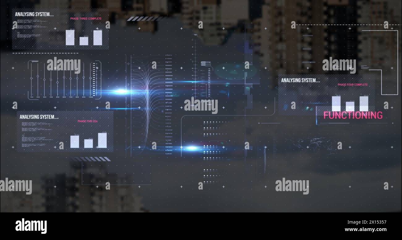 Immagine di grafici, testi, barre di caricamento e linguaggio informatico, edifici moderni contro il cielo nuvoloso Foto Stock