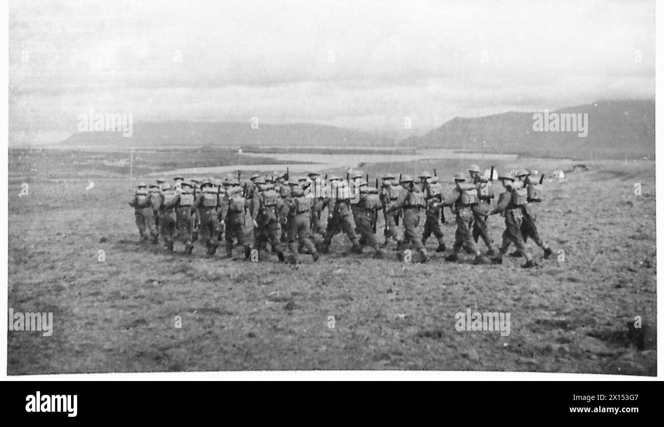 Le truppe britanniche e canadesi del 1/6th Duke of Wellington's Regiment conducono esercitazioni presso Reykjavik, Islanda. Foto Stock