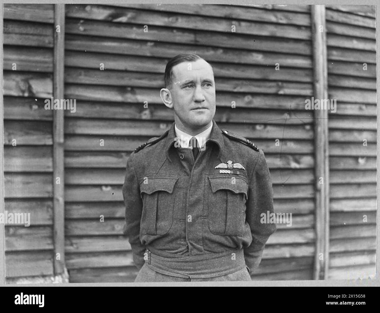 Fotografia del Wing Commander G.F.K. Donaldson, insignito della Air Force Cross, scattata nel 1942 durante il suo servizio con la Royal Air Force. Foto Stock