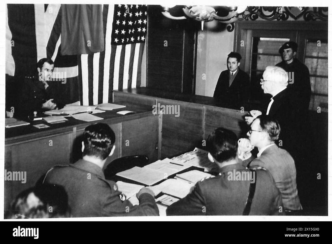 Un avvocato olandese presenta un appello a nome di Josef Gielen, condannato a sei mesi in territorio tedesco occupato dagli inglesi durante i processi civili del dopoguerra. Foto Stock