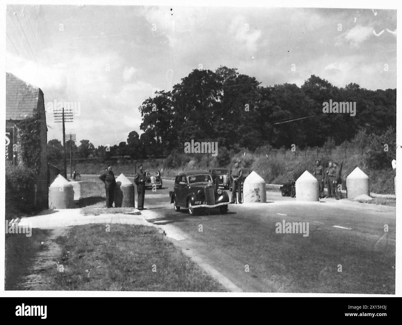 HOME DEFENSE - Barricate in cemento a Findon, West Sussex British Army Foto Stock