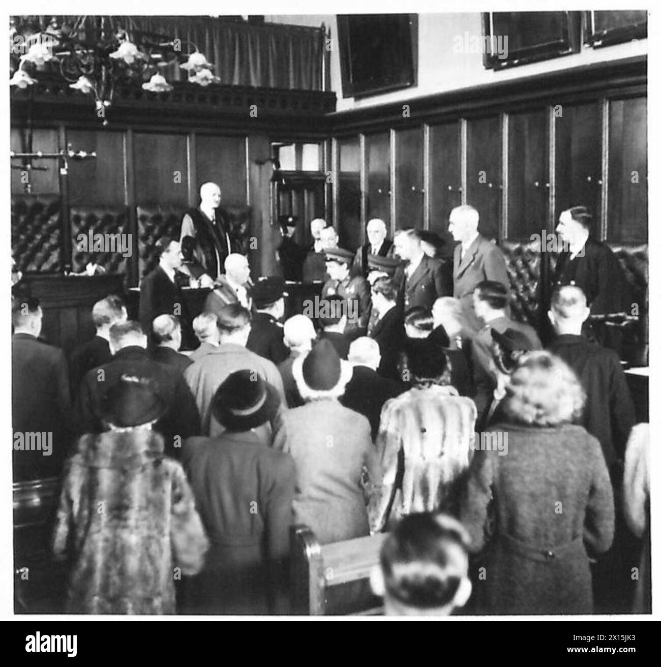 I delegati russi visitano Canterbury e dover, accolti dal sindaco di Canterbury, il signor F.C. Leferre, con il personale dell'esercito britannico presente. Foto Stock