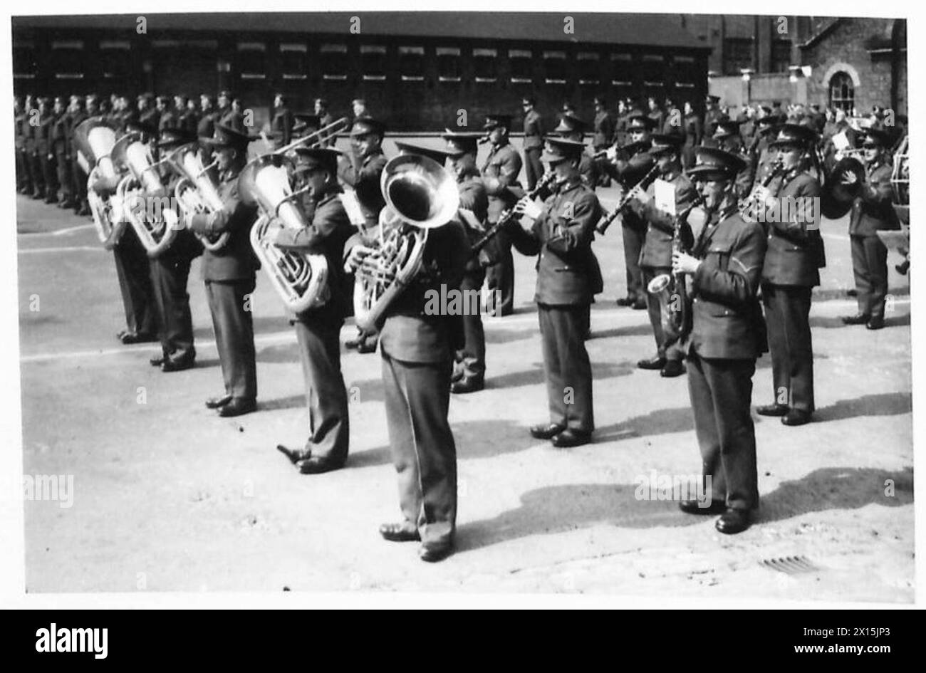 La Royal Artillery band si esibisce durante l'ispezione annuale del Home Defence Battalion, British Army. Foto Stock