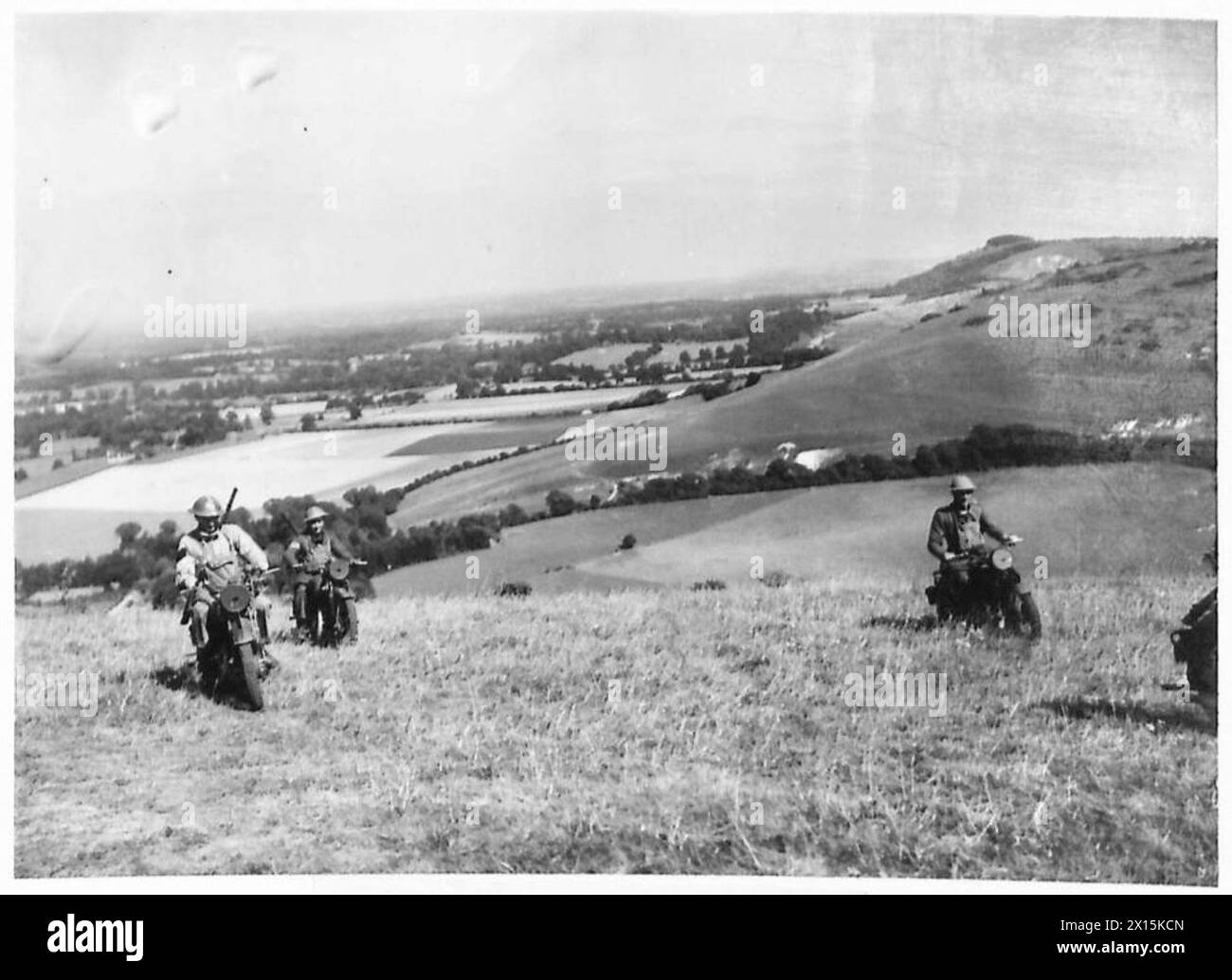 Le unità ciclistiche dell'esercito britannico conducono pattuglie attraverso i Sussex Downs. Foto Stock