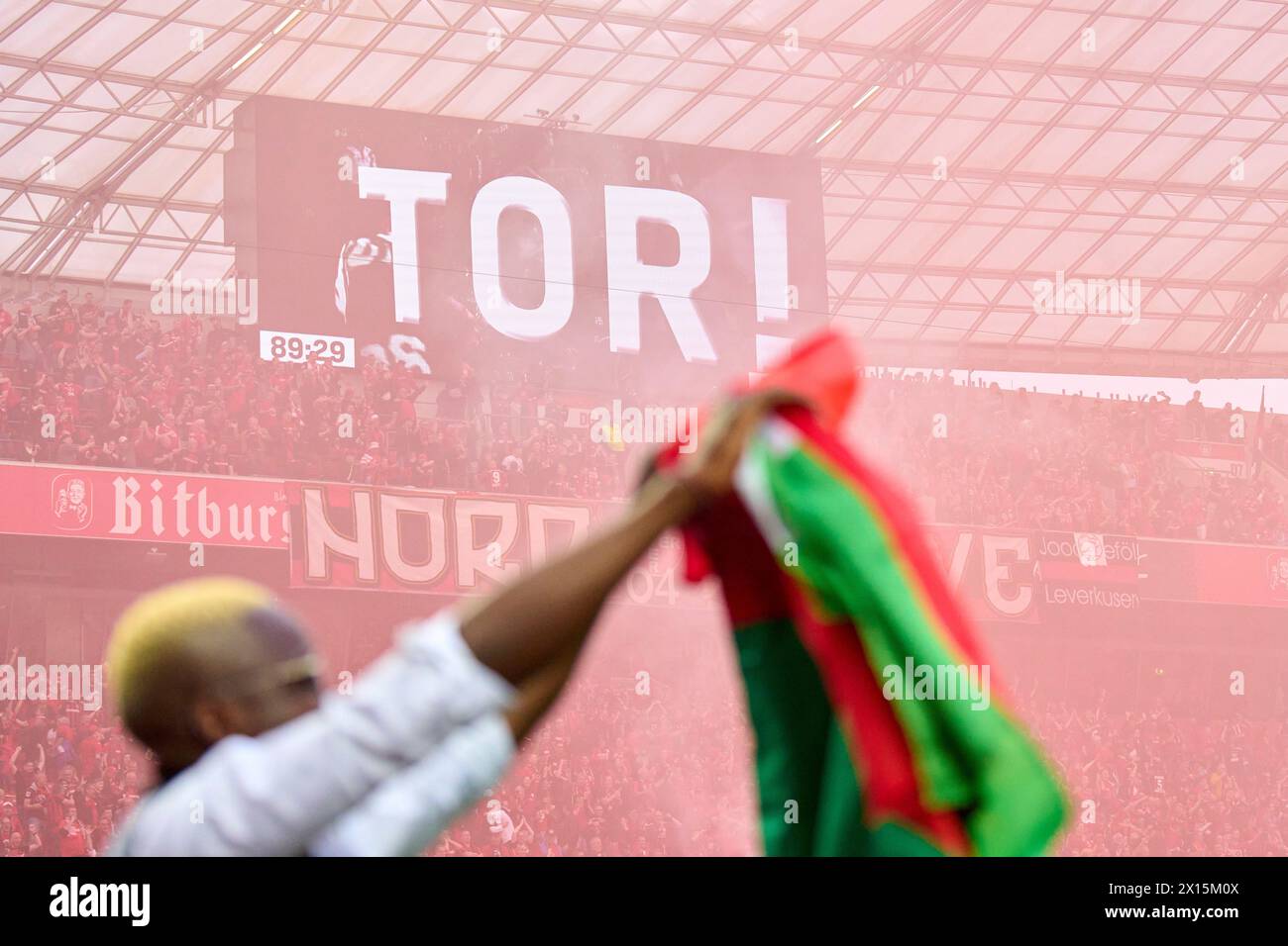 Celebration Meisterschaft dopo il match BAYER 04 LEVERKUSEN - SV WERDER BREMA 4-0 il 14 aprile 2024 a Leverkusen, in Germania. Stagione 2023/2024, 1.Bundesliga, giorno di partita 29, 29.Spieltag © Peter Schatz / Alamy Live News - LE NORMATIVE DFL VIETANO QUALSIASI USO DI FOTOGRAFIE come SEQUENZE DI IMMAGINI e/o QUASI-VIDEO - Foto Stock