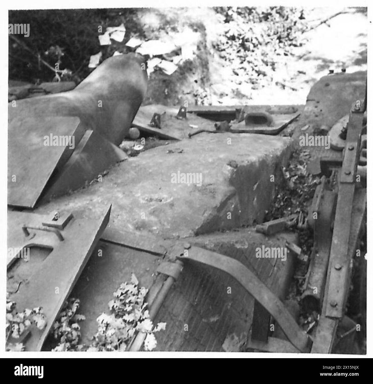 OTTAVO ESERCITO : VARI - queste immagini danno un'idea dello spessore del cemento armato sull'esercito britannico SK.40 Foto Stock