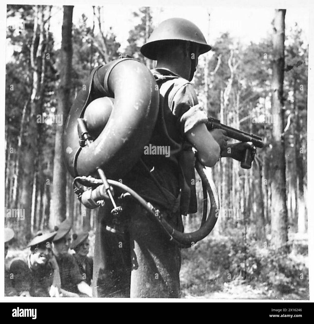 Primo piano del lanciafiamme Lifebuoy durante i preparativi del secondo fronte Foto Stock