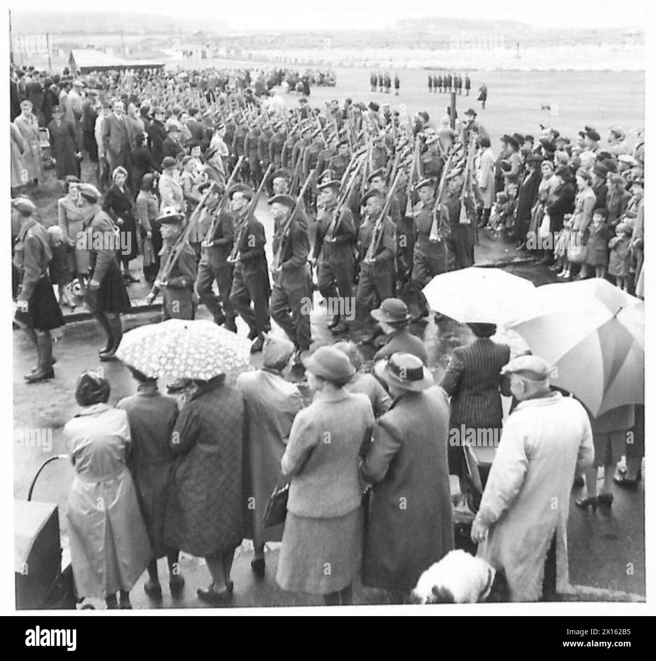 Il comando scozzese del Goc-in-C ispeziona un battaglione di Black Watch durante una cerimonia di marzo. Foto Stock Il comando scozzese del Goc-in-C ispeziona un battaglione di Black Watch durante una cerimonia di marzo. Foto Stock