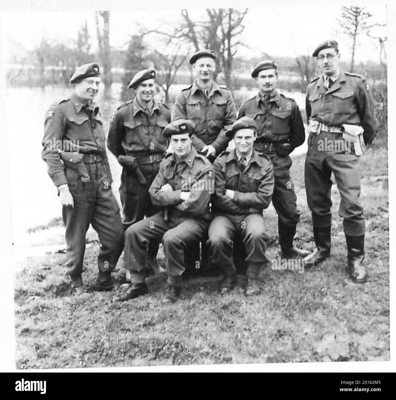 SPECIALE PER LA KEMSLEY NEWSPAPER Ltd SHEFFIELD - HQ Officers of the Kings Own Yorkshire Light Ibfantry, L to R:- Lieut. Barber, Capitano Scott, RAMC, Lieut Field, Capt Spicer, Lieut-col Jenkins, Maj Barlowpool, Maj Carter RA British Army, 21st Army Group Foto Stock