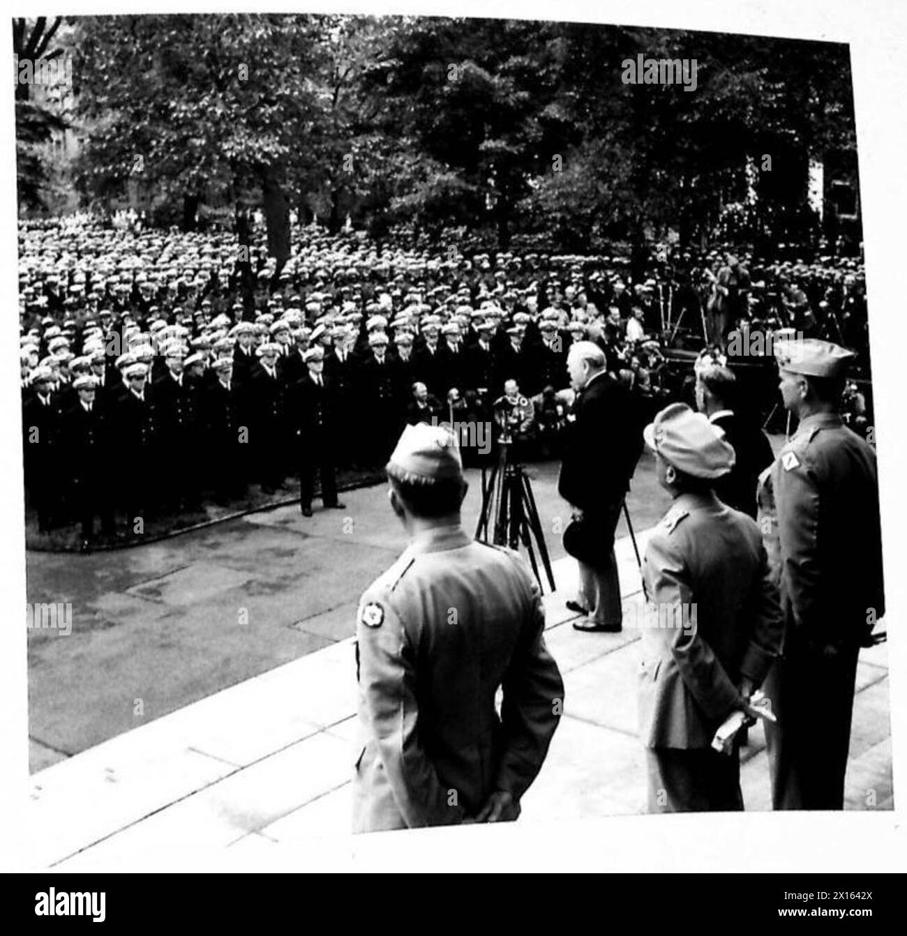 Il primo ministro si rivolge alla formazione dei cadetti navali presso l'Università di Harvard, ricevendo una laurea onoraria. Foto Stock