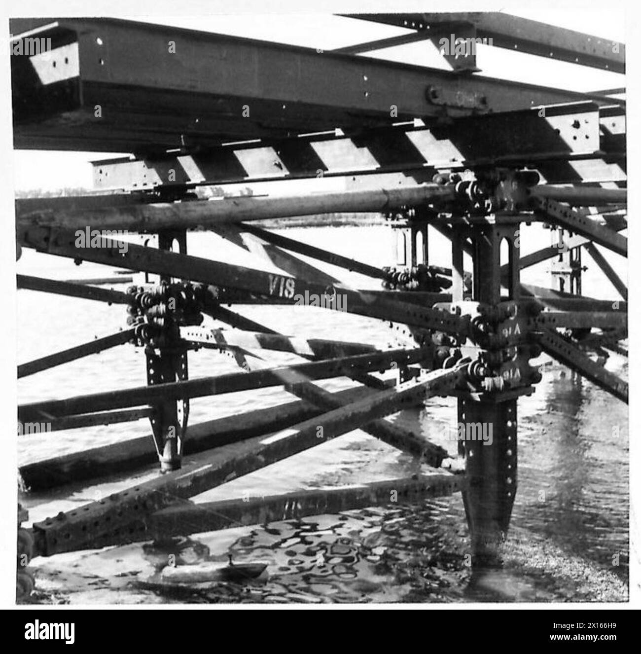 I materiali speciali T.N.5 sono documentati a Barry a fini militari e operativi. Foto Stock I materiali speciali T.N.5 sono documentati a Barry a fini militari e operativi. Foto Stock