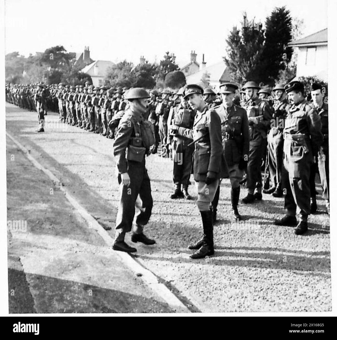 Il personale di fanteria viene trasferito al Royal Armoured Corps dopo una seconda ispezione cerimoniale dell'ultima parata come Battaglione di fanteria dal comandante del corpo, British Army. Foto Stock