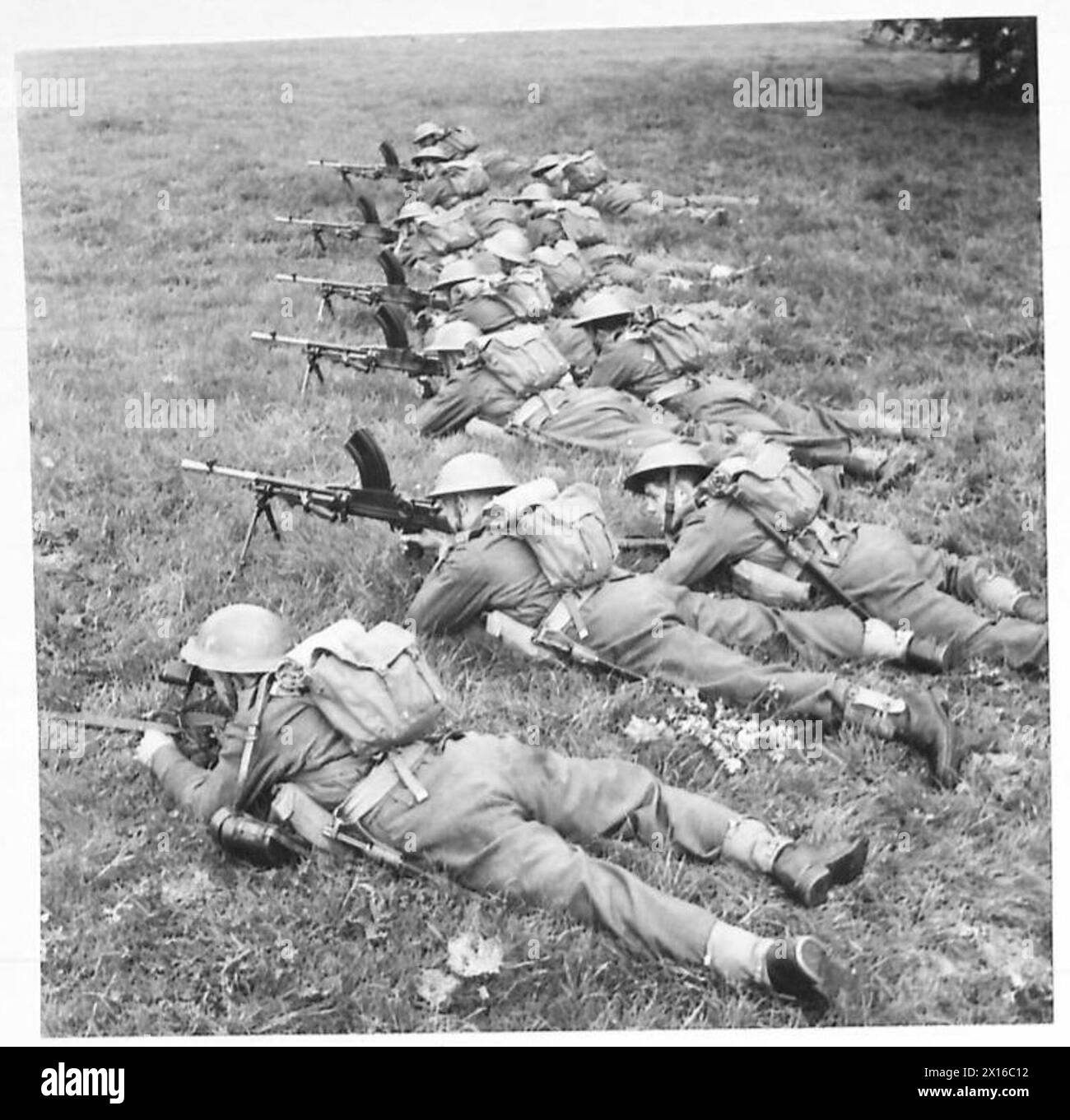 Le truppe dell'esercito ceco conducono esercitazioni di addestramento con le mitragliatrici Bren, dimostrando la manipolazione di armi di piccole unità e esercitazioni operative. Foto Stock