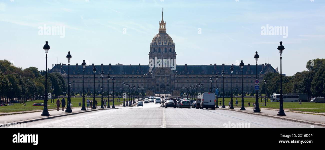 Parigi, Francia - 01 settembre 2016: Les Invalides è un complesso di edifici nel 7° arrondissement di Parigi, contenente musei e monumenti, tutti Foto Stock