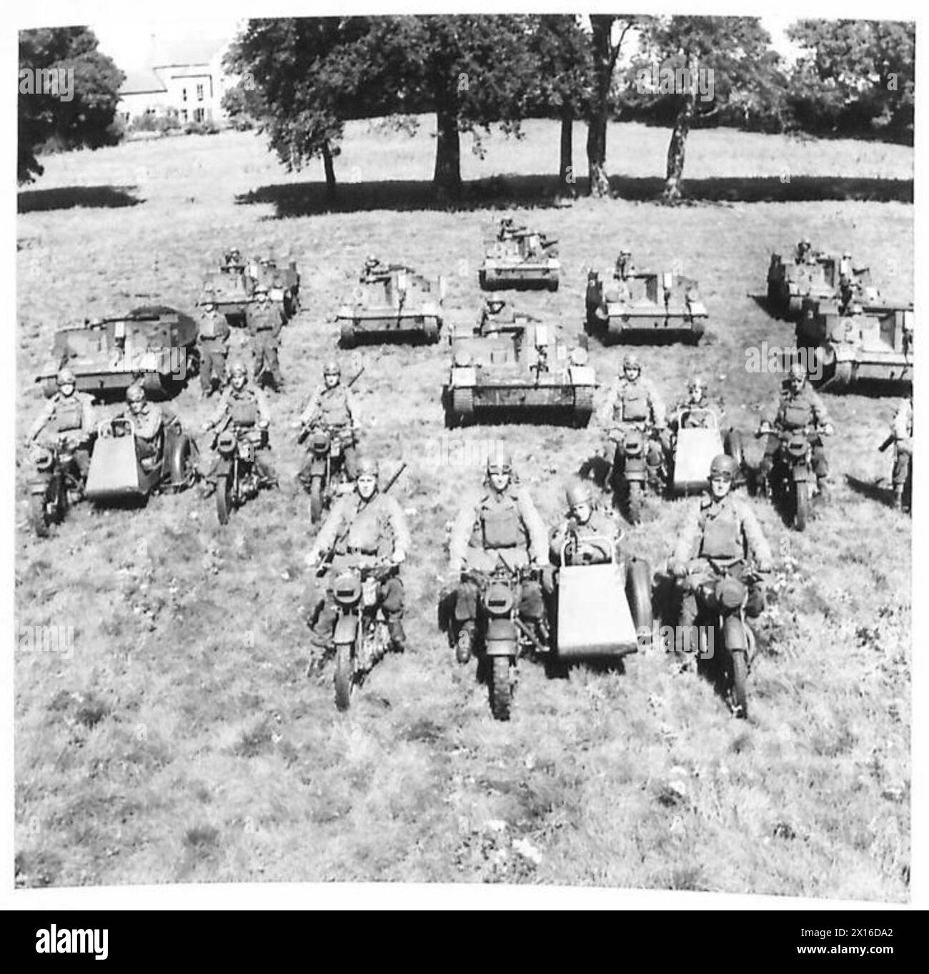 Il 2nd Buckingham Battalion è in parata presso le stazioni d'azione durante l'addestramento anfibio Foto Stock