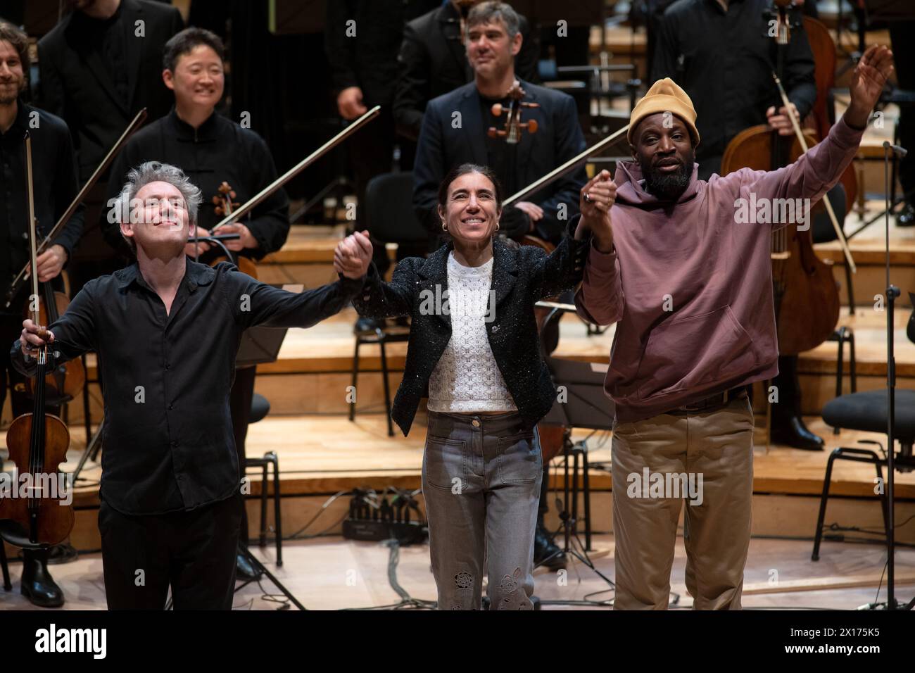 © Laurent Paillier/le Pictorium/MAXPPP - Parigi 12/04/2024 Laurent Paillier/le Pictorium - 12/04/2024 - Francia/Parigi - NOTRE SACRE Blanca li, mise en scene, coreografia compagnie Blanca li Abd al Malik, mise en recit, rap, slam, canto Bilal, Creation sonore, Machines David Grimal, violone solo Igor Stravinski le Sacre du printemps Blanca li, mise en scene, coreografia David Grimal, violone, regia musicale Les Dissonances compagnie Blanca li CFA Pietragalla-Derouault CFA Danse Chant Comedie Carco, Creation Images Laurent Mercier, costumi Pascal Laajili, cr Foto Stock