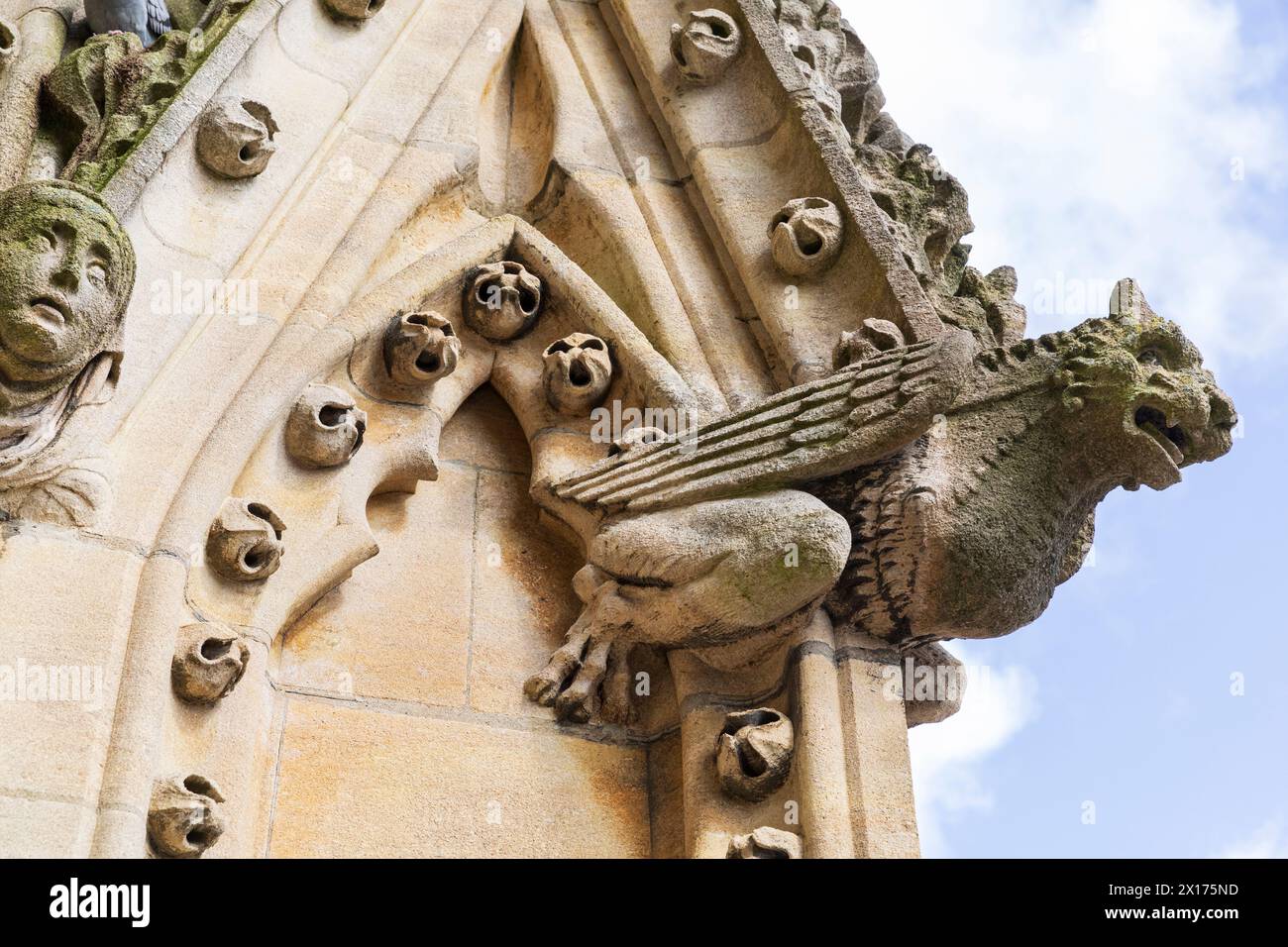 Doccioni sulla università chiesa di Santa Maria Vergine, Oxford, Inghilterra. Foto Stock