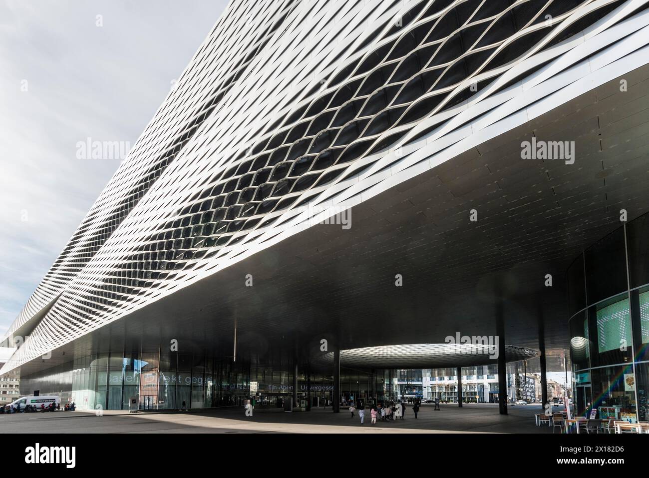 Architettura moderna, nuovo edificio del centro espositivo di Basilea, architetti Herzog e de Meuron, Basilea, Cantone di Basilea città, Svizzera Foto Stock