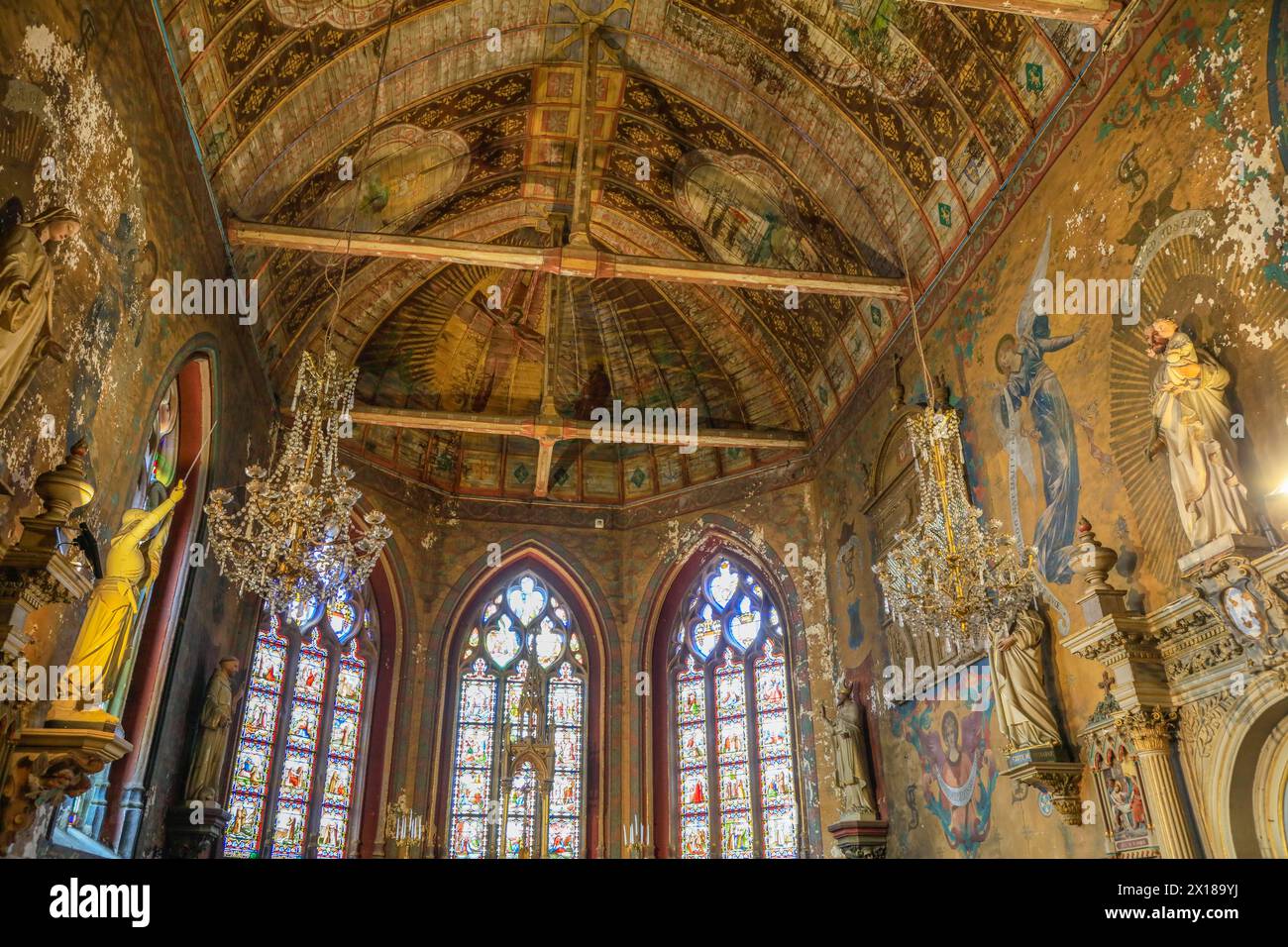 Cappella con soffitto in legno dipinto, monastero dell'ex convento di Saint-Francois-et-Sainte-Claire, Mortagne-au-Perche, dipartimento di Orne, registro di Normandia Foto Stock