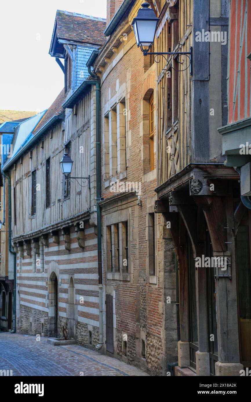 Casa di una ricca famiglia di mercanti del XVI secolo, Hotel de Mauroy con Maison de l'Outil et de la Pensee ouvriere, . Centro storico di Troyes Foto Stock