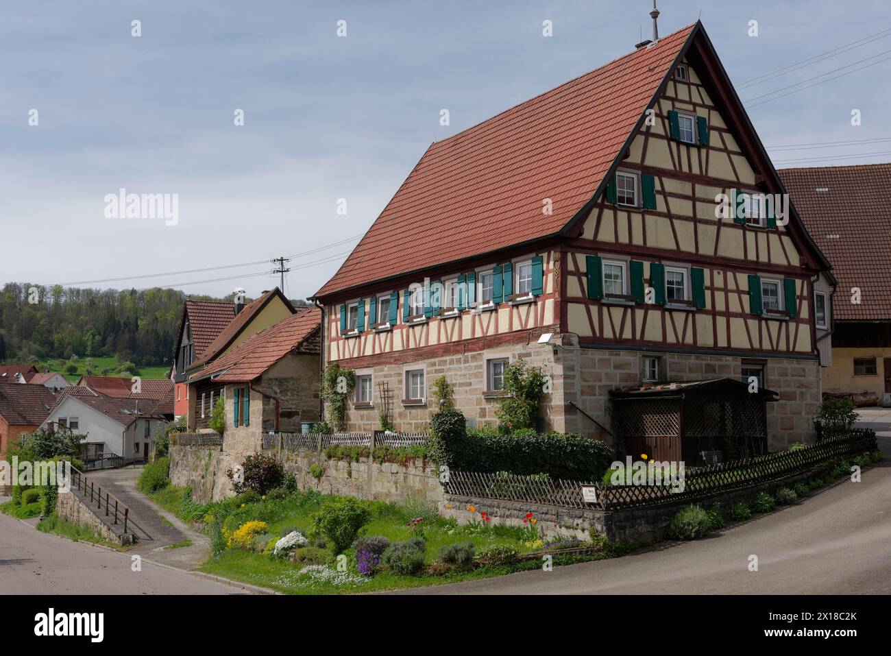 Casale in legno nel centro storico del paese, Gailenkirchen, Schwaebisch Hall-Gailenkirchen, Pfarrer-Mayer-Haus, Naturpark Foto Stock