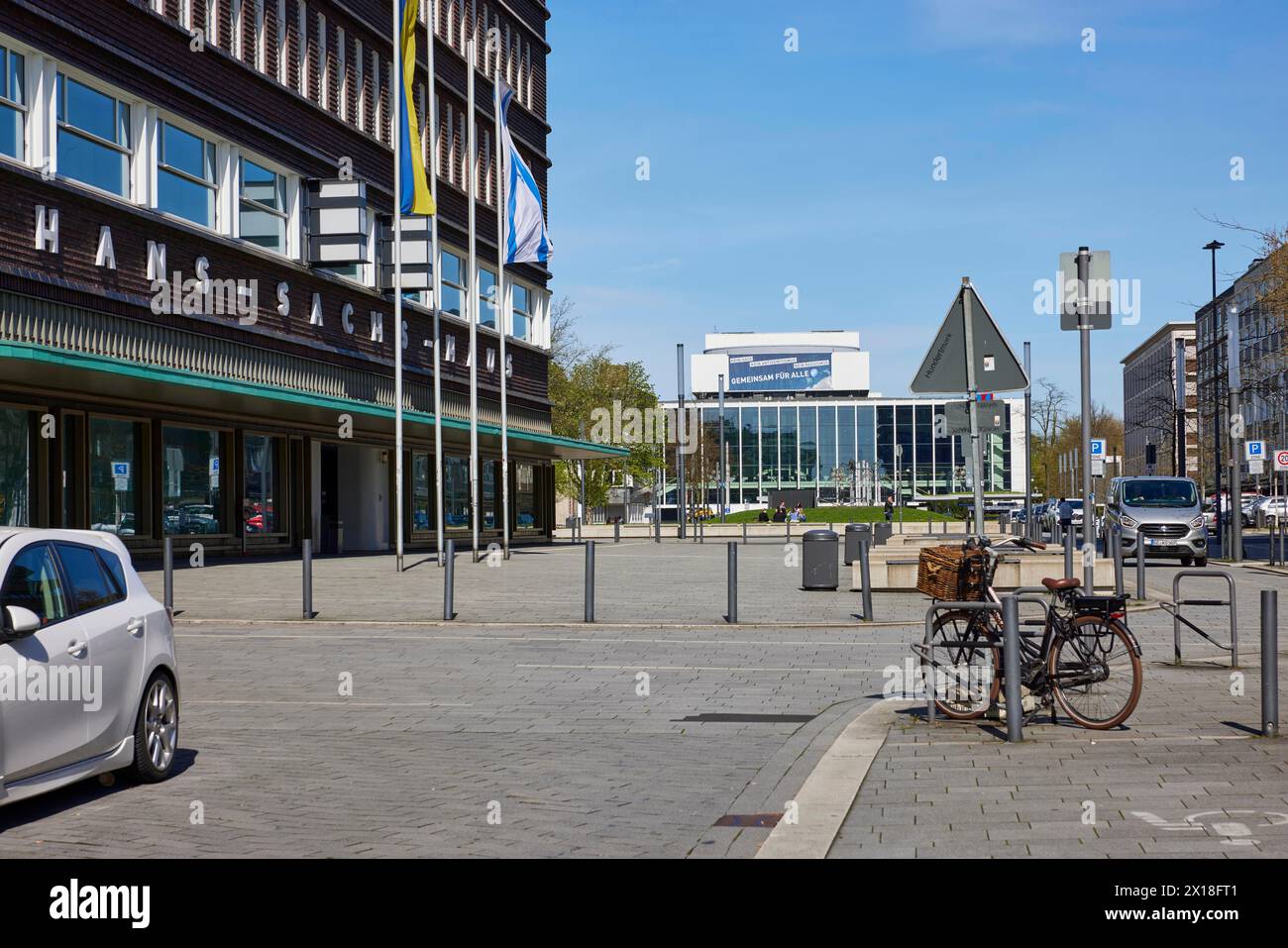 Il municipio di Hans-Sachs-Haus e il Musiktheater im Revier a Gelsenkirchen, regione della Ruhr, città indipendente, Renania settentrionale-Vestfalia, Germania, Europa Foto Stock