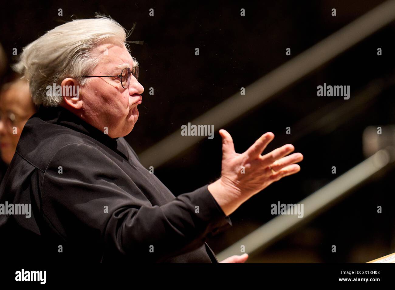 Concerto di addio del professor Mathias Breitschaft con la Rheinische Philharmonie State Orchestra nel Rhein-Mosel-HalleMusik-Institut Koblenz, RHI Foto Stock