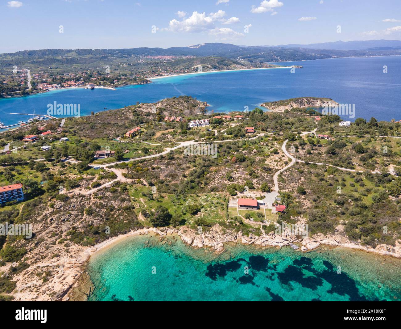 Splendida vista della costa di Sithonia vicino alla spiaggia di Lagonisi, Calcidica, Macedonia centrale, Grecia Foto Stock