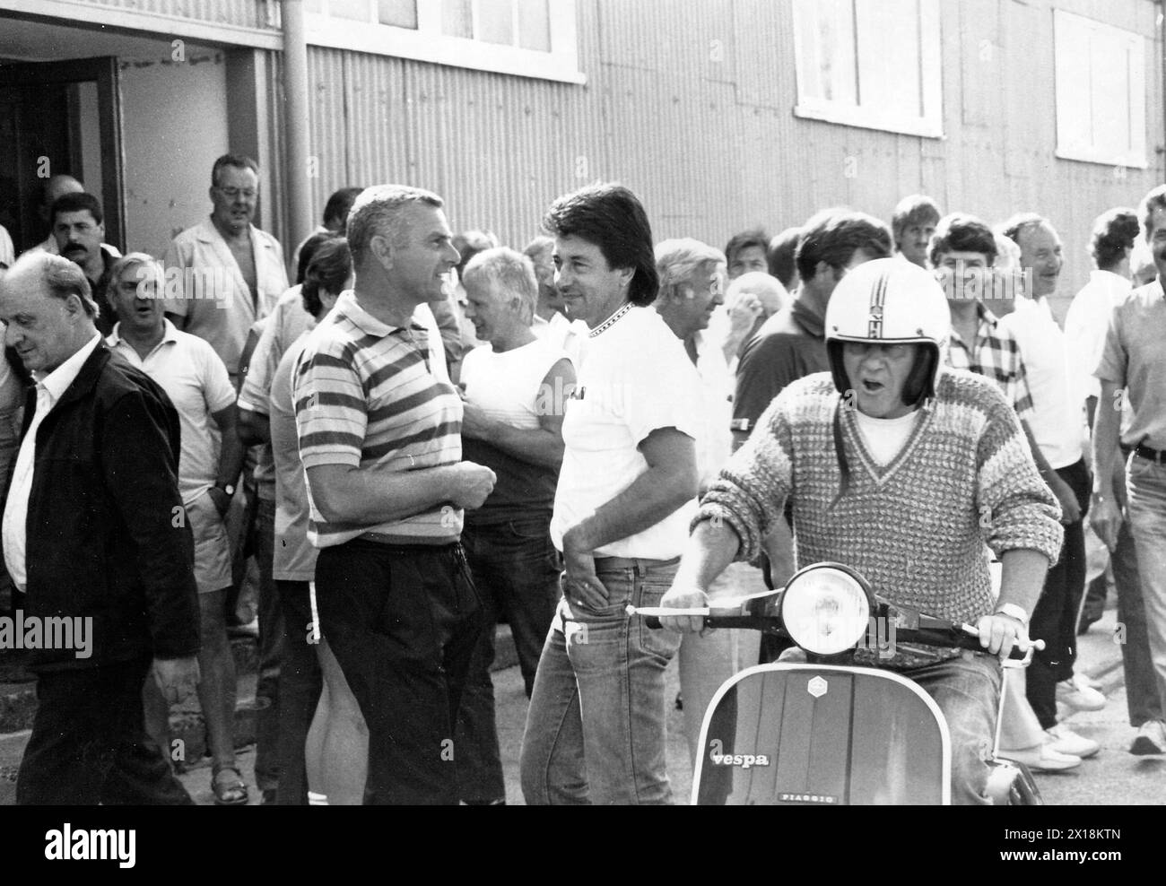 SCIOPERO DEL MOLO DI SOUTHAMPTON, LUGLIO 1989. I LAVORATORI PORTUALI PARTONO DALLA RIUNIONE DI SABATO AL PORTO DI SOUTHAMPTON. PIC MIKE WALKER 1989 Foto Stock