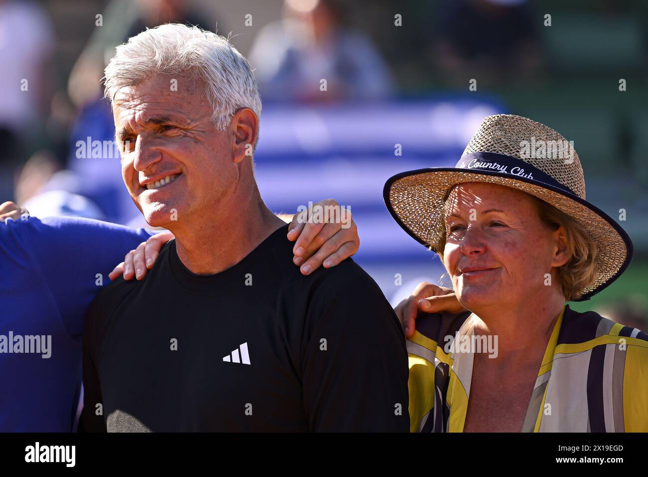 Genitori di Stefanos Tsitsipas del suo allenatore Apostolos Tsitsipas e di sua madre Julia Apostoli durante la finale di Rolex Monte-Carlo 1000 di tennis il 14 aprile 2024 al Monte Carlo Country Club di Roquebrune Cap Martin, in Francia, vicino a Monaco. Foto Victor Joly / DPPI Foto Stock