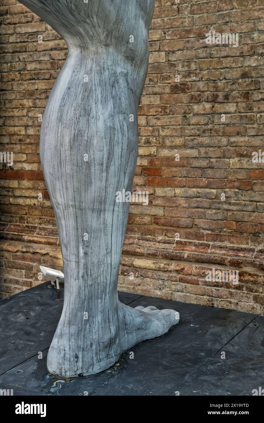 Statua del Sig. Arbitrium, Emanuele Giannelli artista, scultura, Parma, Italia Foto Stock