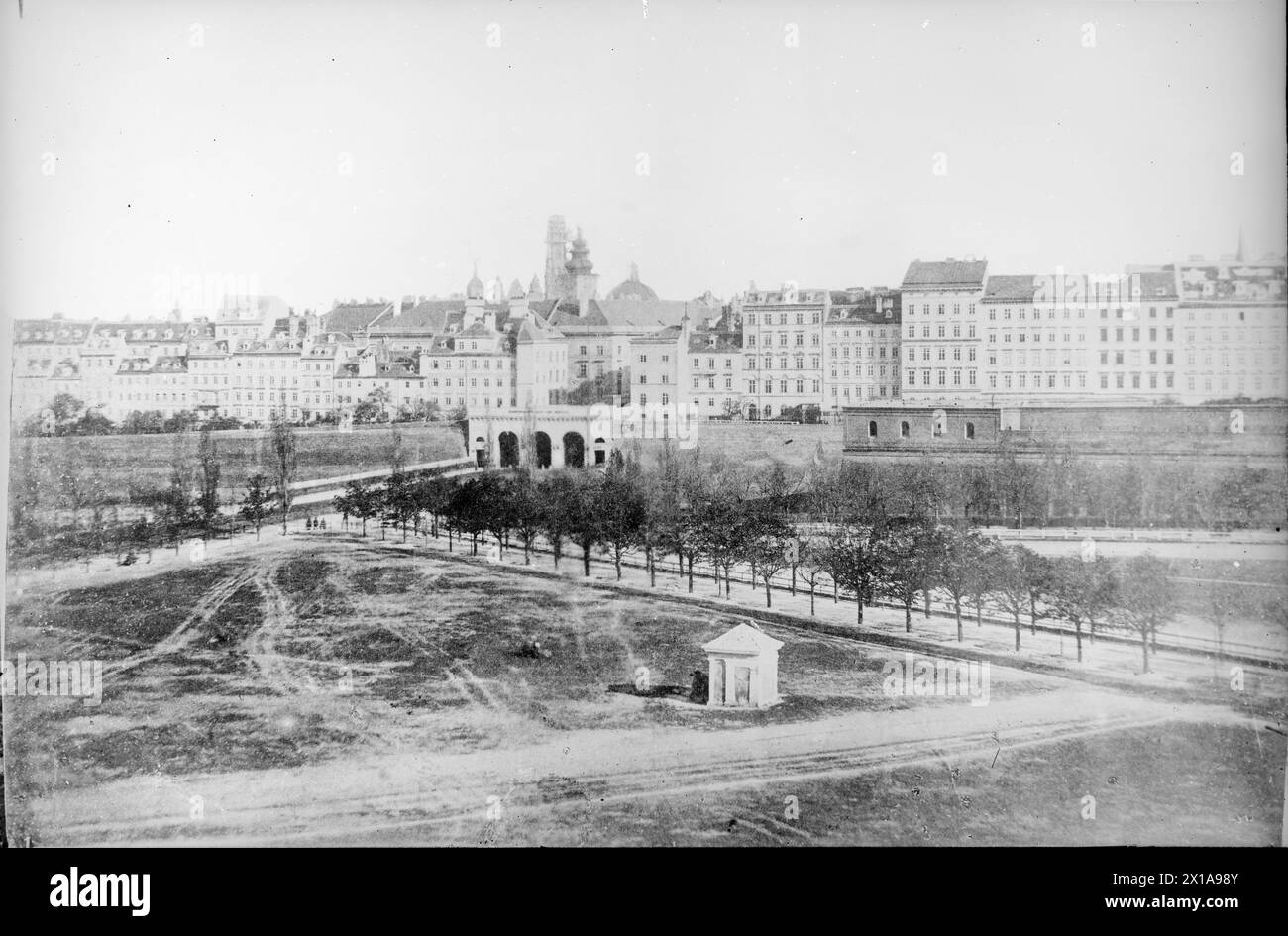 Schottenbastei (bastione Schotten), vista con cancello sull'area frontale, ad esempio dall'attuale Universitaetsstrasse, 1854 - 18540101 PD0067 - Rechteinfo: Rights Managed (RM) Foto Stock