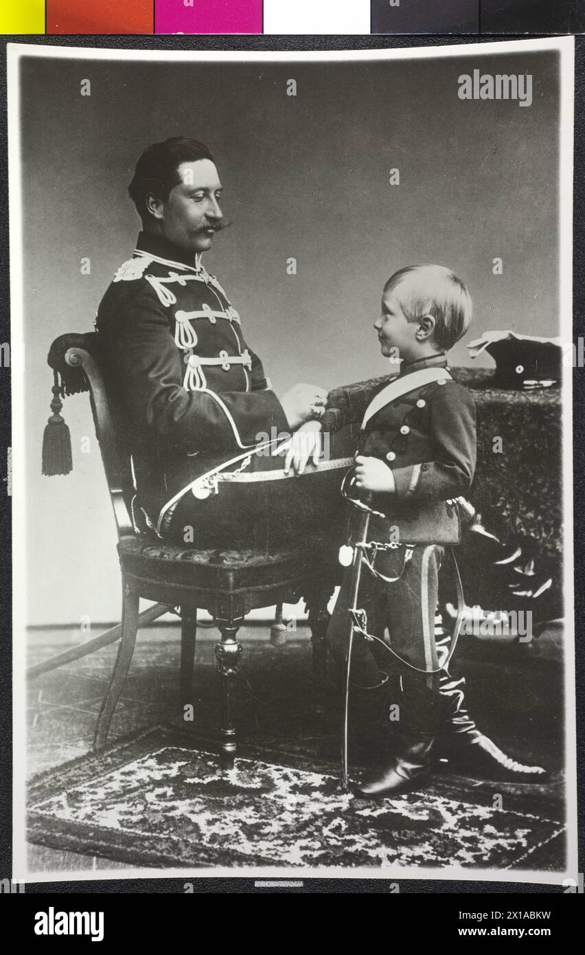 L'imperatore Guglielmo II con il suo figlio maggiore il principe ereditario Federico Guglielmo, 1887 - 18870101 PD0194 - Rechteinfo: Rights Managed (RM) Foto Stock