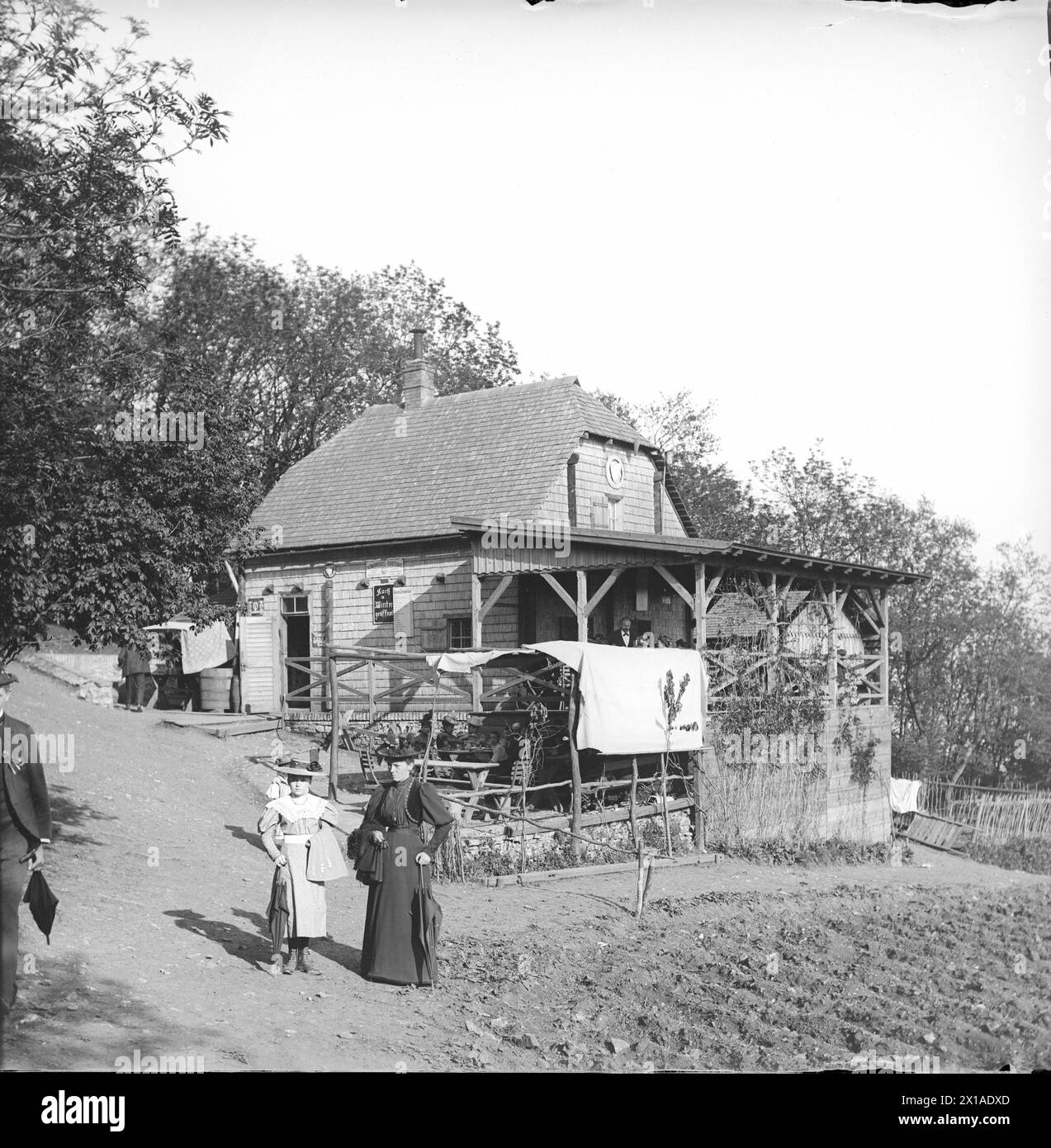 Vienna 19, cabina di montagna a Hermannskogel (picco), avvistatore, 1900 - 19000101 PD56210 - Rechteinfo: Diritti gestiti (RM) Foto Stock