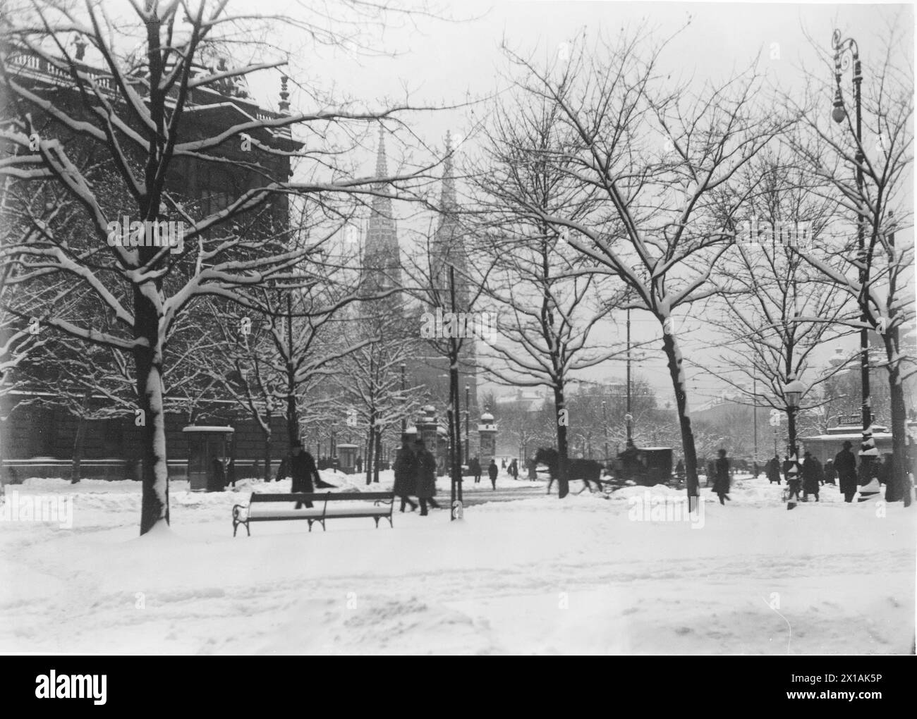 Vienna 1, Franzensring (oggi Universitaetsring), vista sulla chiesa votiva. Immagine invernale, 12.12.1917 - 19171212 PD0006 - Rechteinfo: Rights Managed (RM) Foto Stock