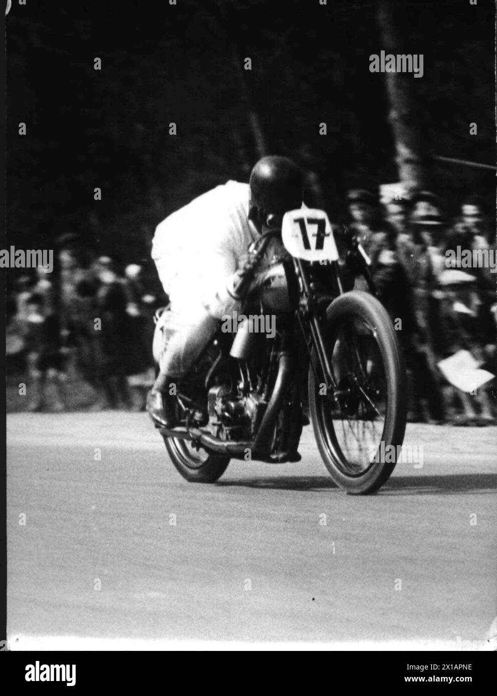 Chilometro Lancee in Neunkirchner avenue, Eddie Meyer on Brough-Superior., 1930 - 19300101 PD8932 - Rechteinfo: Rights Managed (RM) Foto Stock