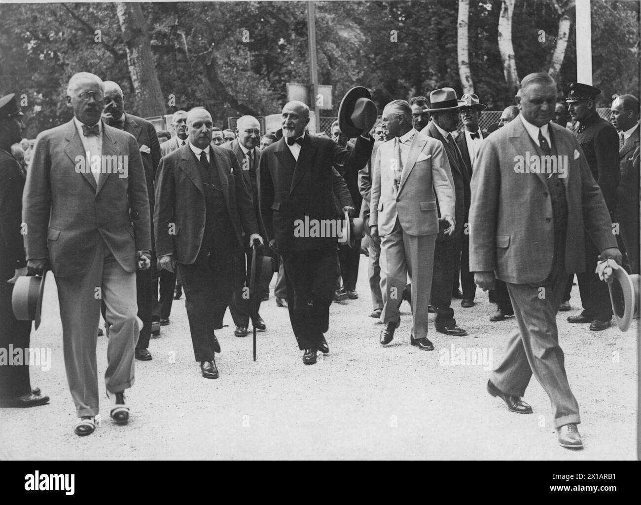 Inaugurazione dello stadio viennese, Presidente Federale Miklas, a destra di lui il bravo sindaco Seitz e vice-sindaco George Emmerling, 11.07.1931 - 19310711 PD0004 - Rechteinfo: Diritti gestiti (RM) Foto Stock