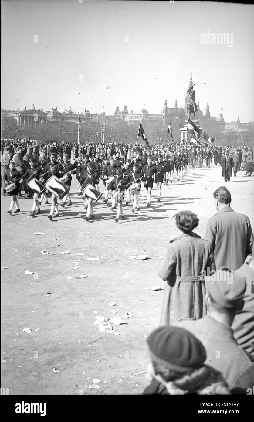 L'Anschluss (annessione austriaca) 1938, sulla Heldenplatz (piazza) viennese, 15.3.1938 - 19380315 PD0072 - Rechteinfo: Diritti gestiti (RM) Foto Stock